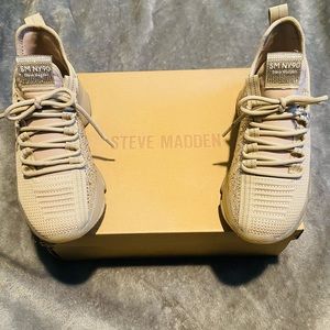 Women’s Steve Madden Maxima Blush Multi color. Size 8.5